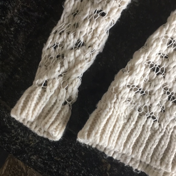 American Eagle Knit Sweater - Picture 3 of 4